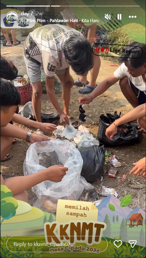 Kegiatan Memilah dan Membersihkan Sampah di Desa Cipada